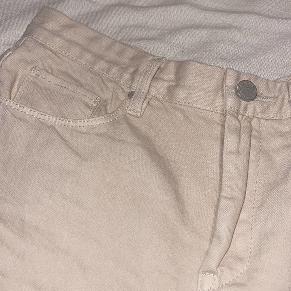blank nyc // the barrow frayed shorts - Picture 7 of 12